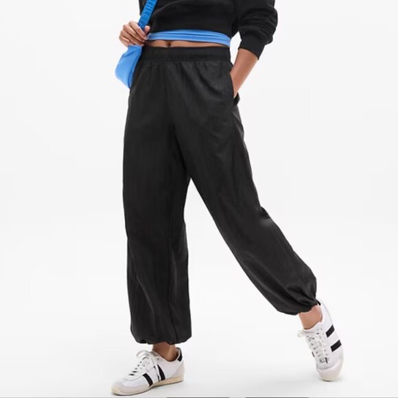 Athleta Lunar Utility Jogger Pant "Swishy" Black Size Medium NWT $109 - Picture 1 of 3